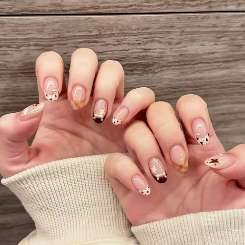 Dekorativer Press-On-Nagelsatz mit einzigartigem Design