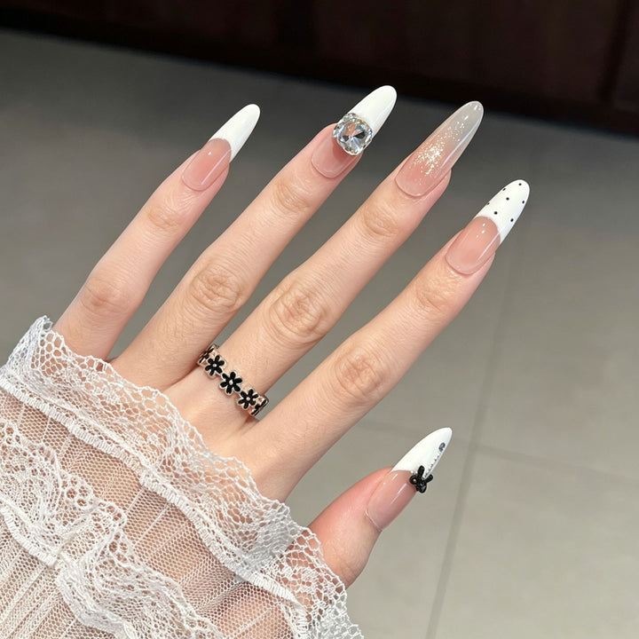 Elegante lange Stiletto Press-On Nagelverlängerungen Karnz