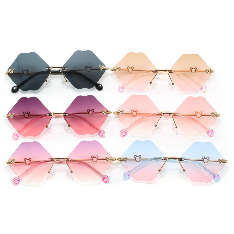 Damen geometrische Oversized-Sonnenbrille mit detailliertem, luxuriösem Rahmen Karnz