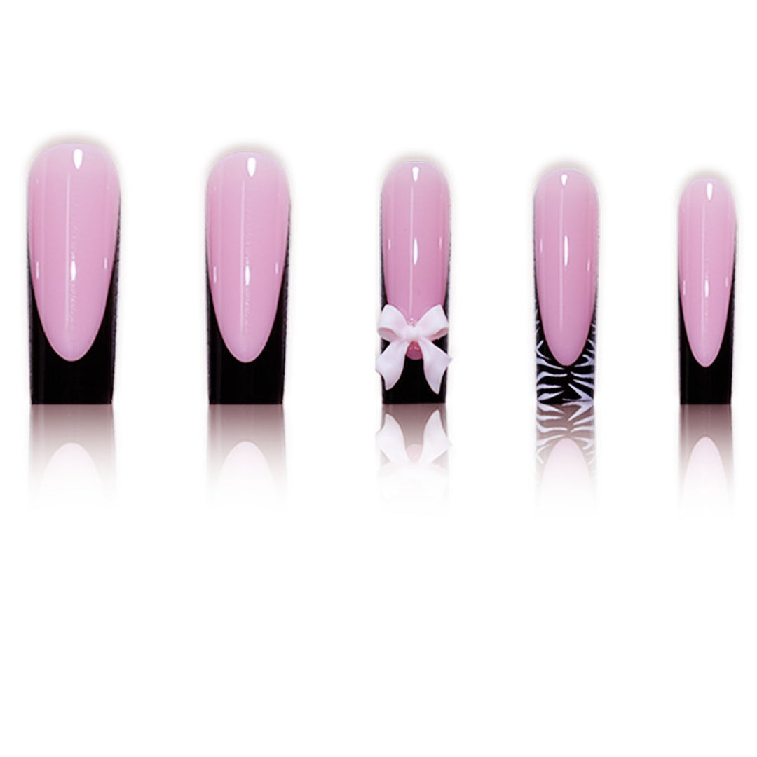 Elegante dekorative Press-On-Nagelkunstverlängerungen Karnz