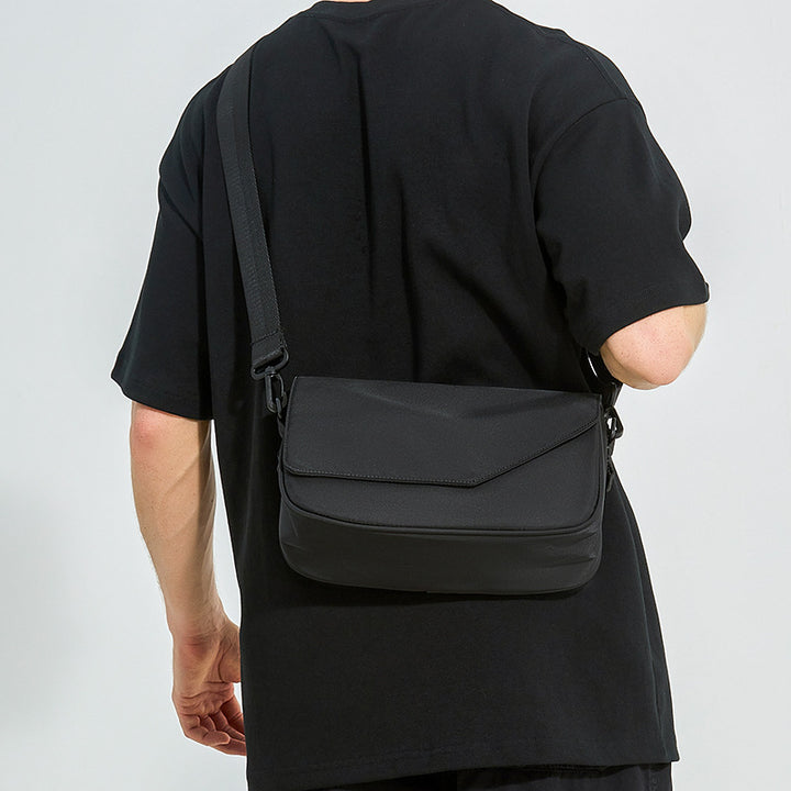 Schlanker verstellbarer Crossbody-Satchel Karnz