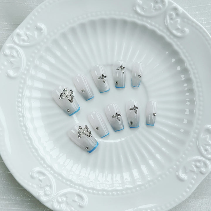Schmetterlings-verzierte Press-On Nagelset