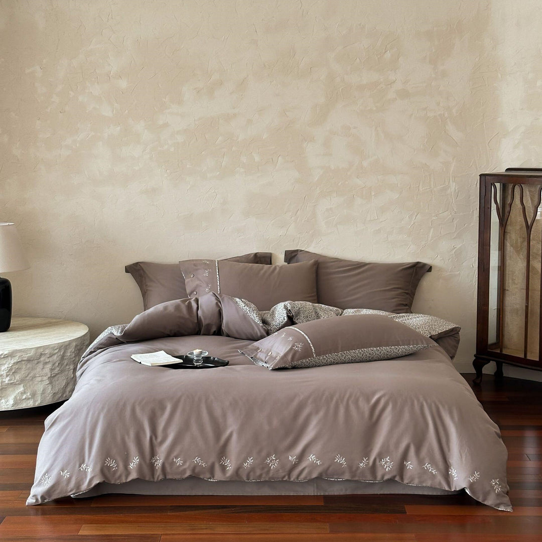 Bettbezug-Set mit feiner Blattstickerei und extraweichem Mako-Satin