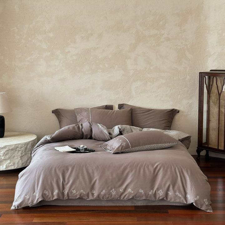 Bettbezug-Set mit feiner Blattstickerei und extraweichem Mako-Satin