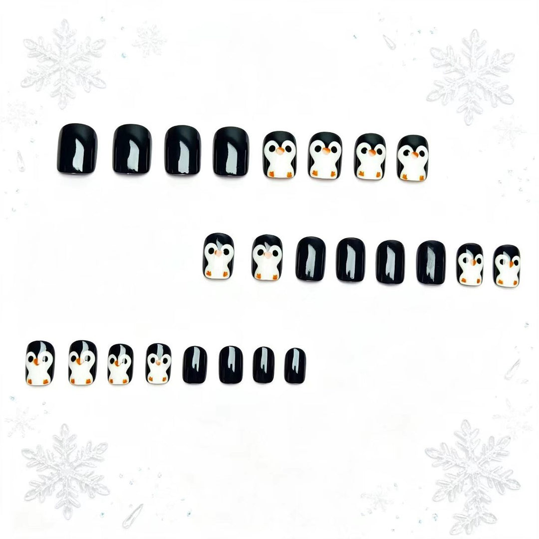 Kunstnägel Im Winterlichen Pinguin-Design Karnz