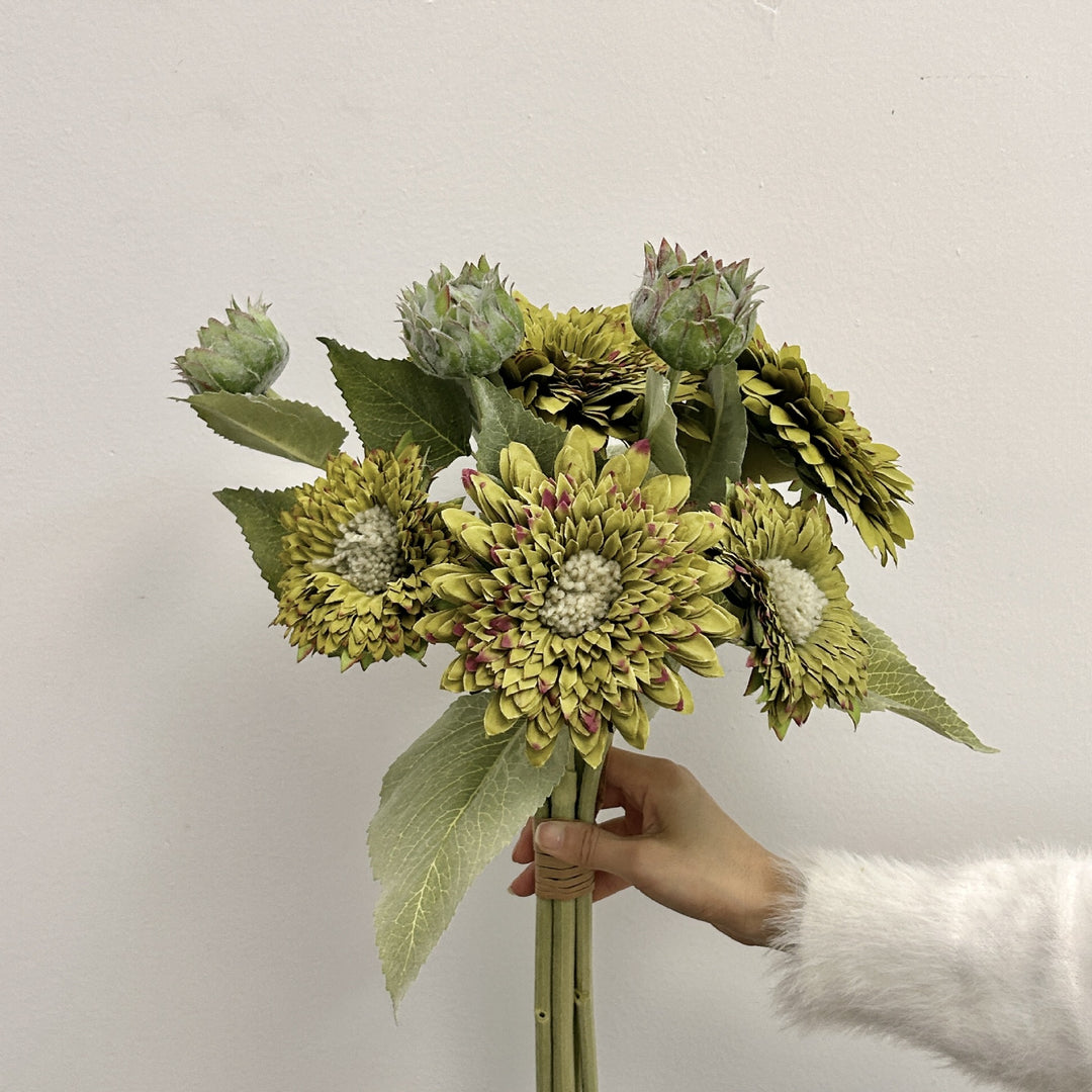 Künstlerischer Kunstblumenstrauß
