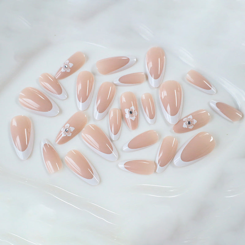 Elegante mandelförmige Nail Art Extensions Karnz
