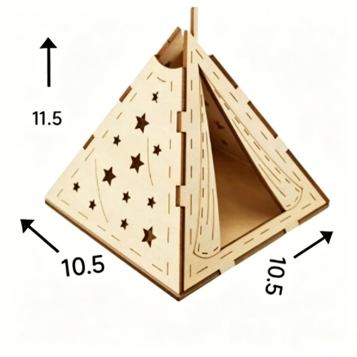 Dekorative Holzpyramide mit Sternenmotiv