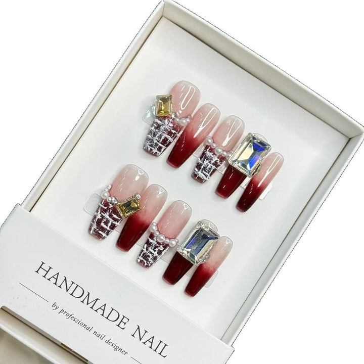 Elegantes Press-On-Nagelkunstset mit Edelsteinakzenten