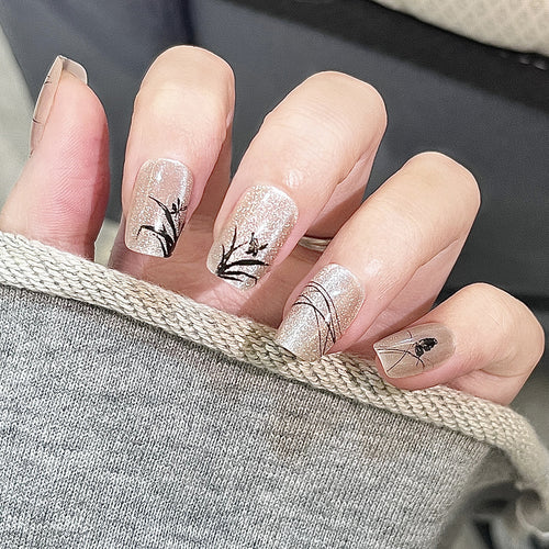 Elegante von der Natur inspirierte Press-On-Nagelkunst Karnz