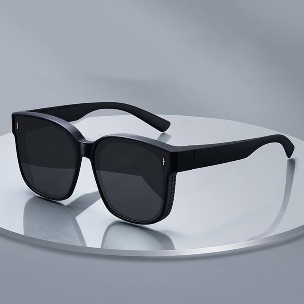 Damen modische Sonnenbrille im modernen Rahmendesign Karnz