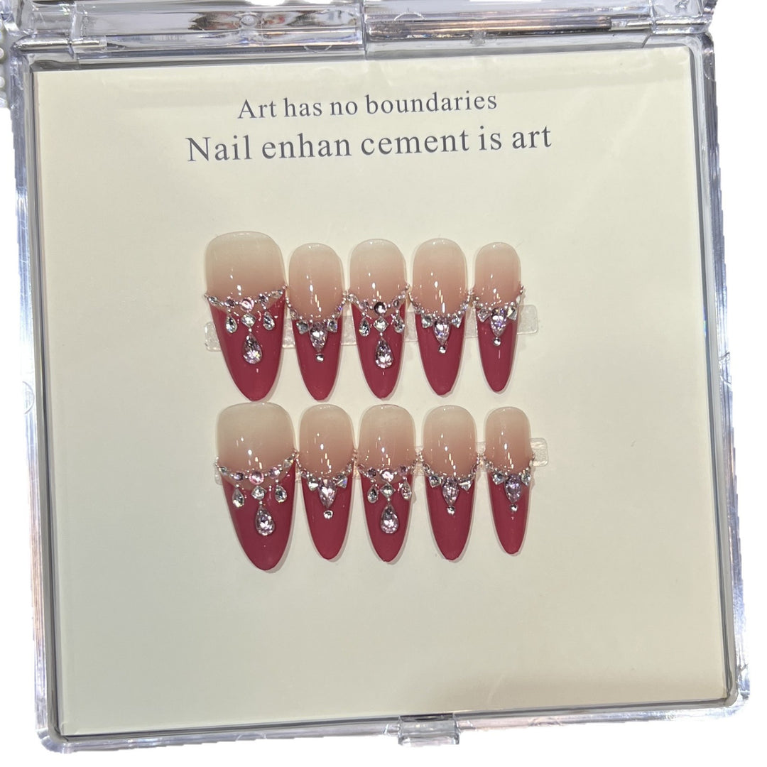 Luxuriöses Press-On Nagelkunst Set mit Strassdetails Karnz