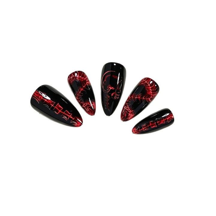 Gothic-inspirierte Nail Art Tipps Karnz