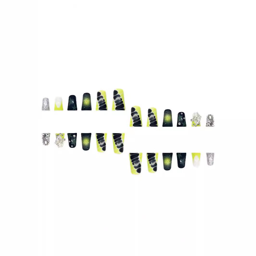 Künstlerische Nagelkunst Dekor Karnz