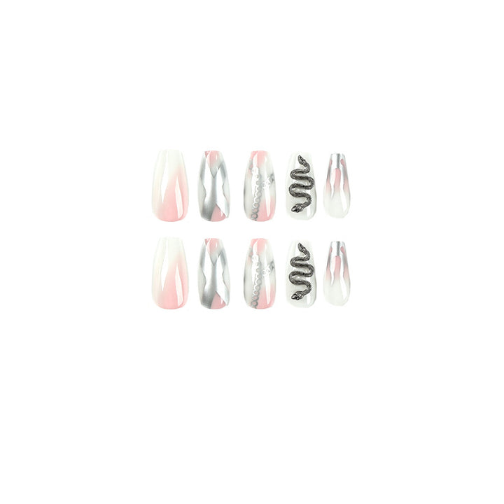 Kunstvolle Nagelverlängerungen mit Schlangen-Design Karnz