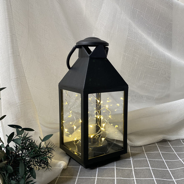 Dekorative Metall- und Glaslaterne mit warmen LED-Feenlichtern Karnz