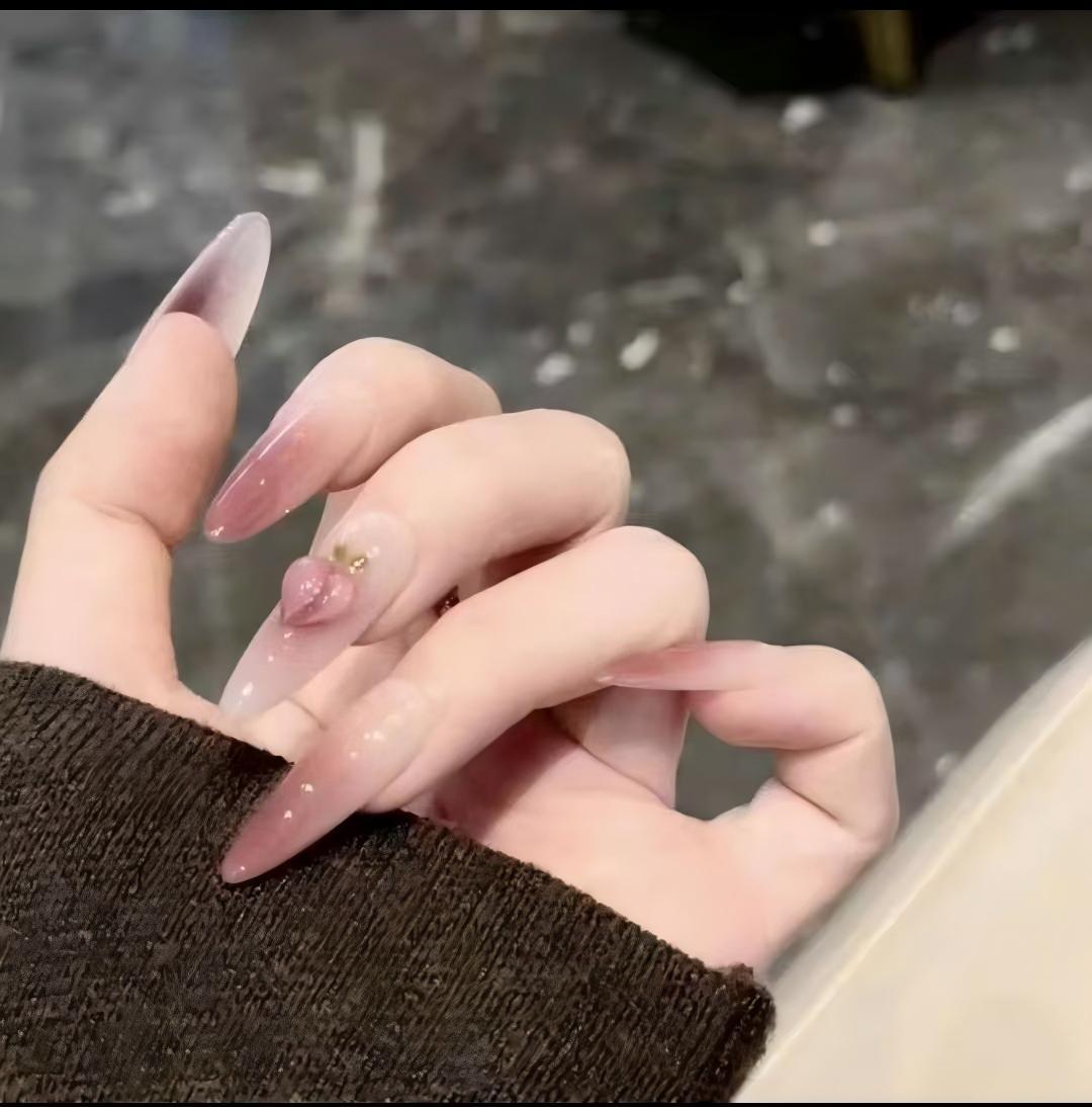 Kunstvolle Nageldesigns mit Katzenmotiv Karnz