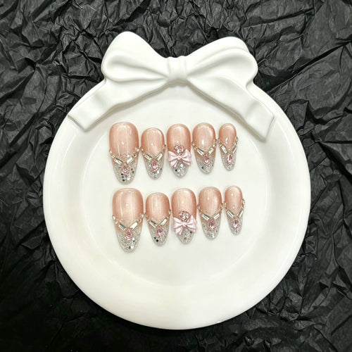 Elegante, mit Kristallen verzierte Press-On Nägel