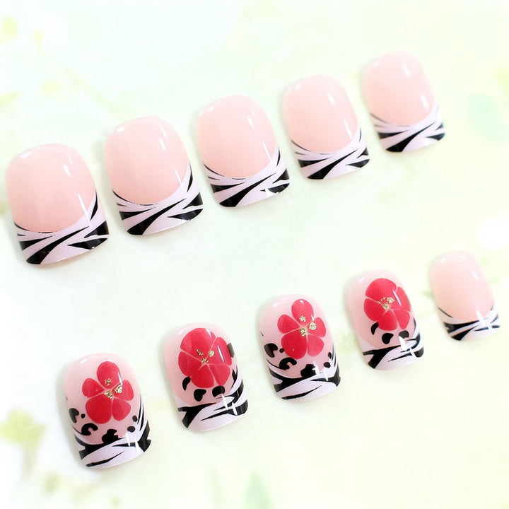 Florales französisches Nagelkunst-Extensions Karnz
