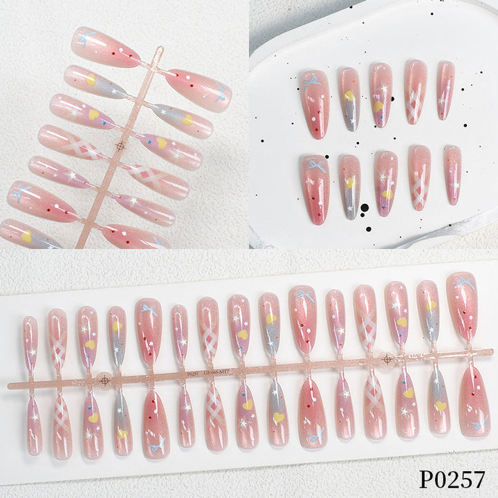 Bunt gemustertes Press-On Nagelkunst Set Karnz