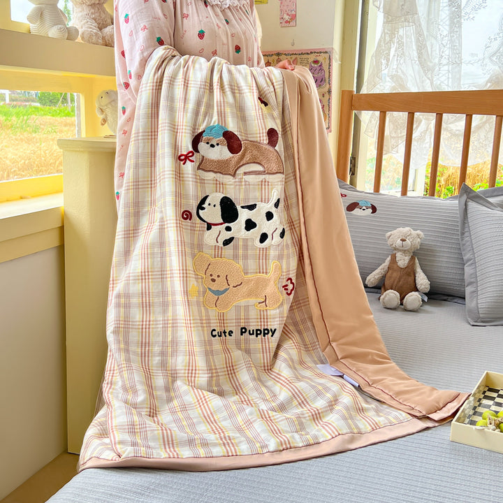 Wendbare Kinder-Steppdecke mit bestickten Kükenmotiven
