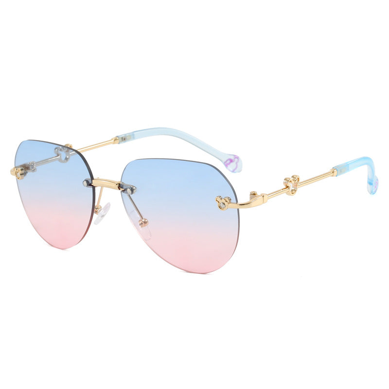 Damen leichte geometrische Sonnenbrille mit einzigartigem Rahmen und verspiegelten Gläsern Karnz