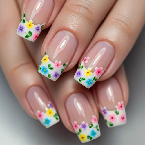 Kunstnägel mit Floralen Applikationen Karnz