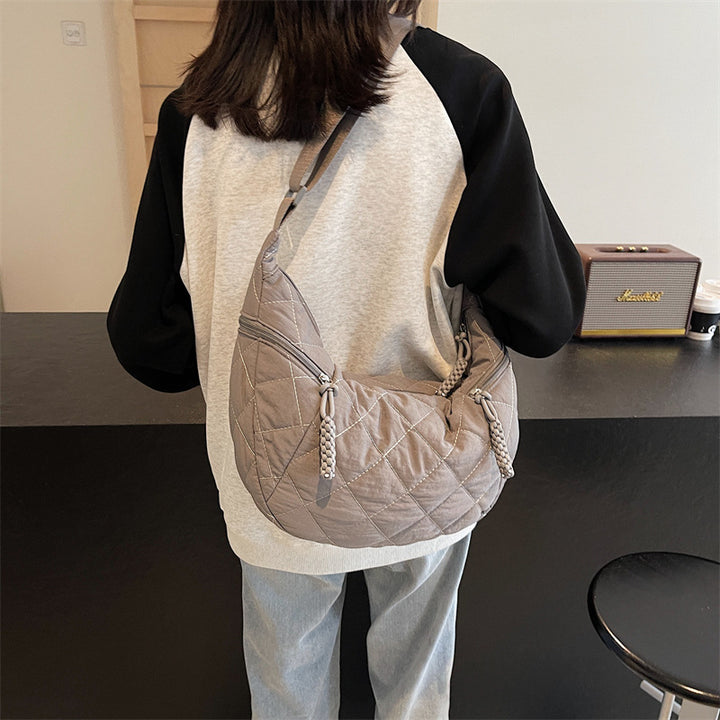 Gepolsterte weiche Stoff Hobo-Handtasche Karnz