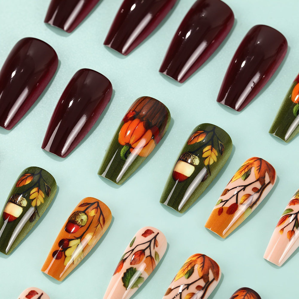Kreative Kunstnägel im herbstlichen Design Karnz