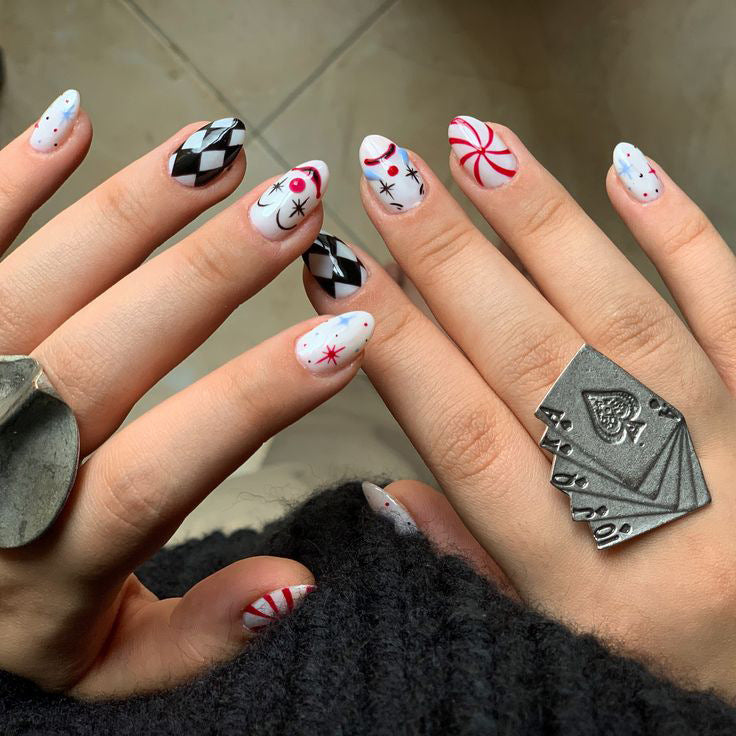 Künstlerisches Spielkarten inspiriertes Nagelkunstset
