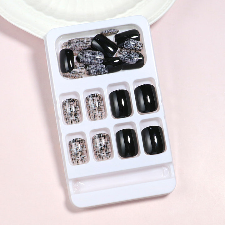Glänzendes Künstlerisches Press-On Nagelset mit Abstraktem Design Karnz