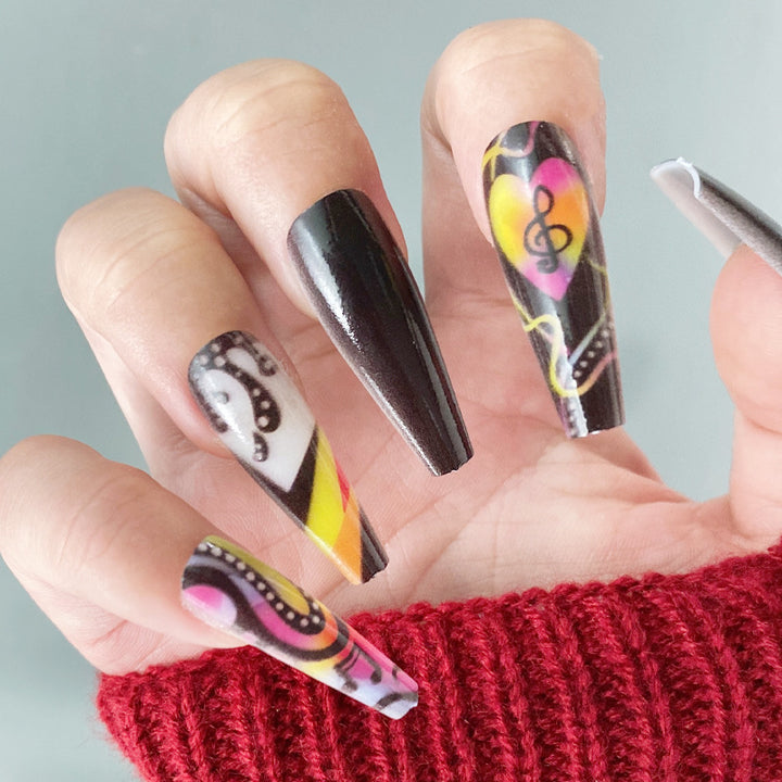 Künstlerische Musik-Themen-Nagelkunst Karnz