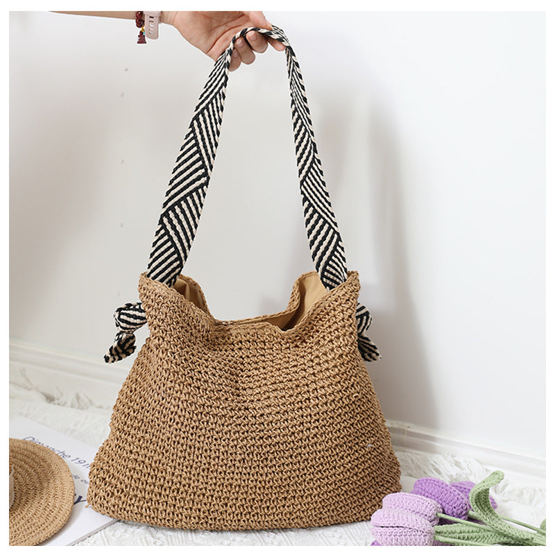 Damen Handtasche aus Naturmaterialien mit modischem Karomuster Karnz