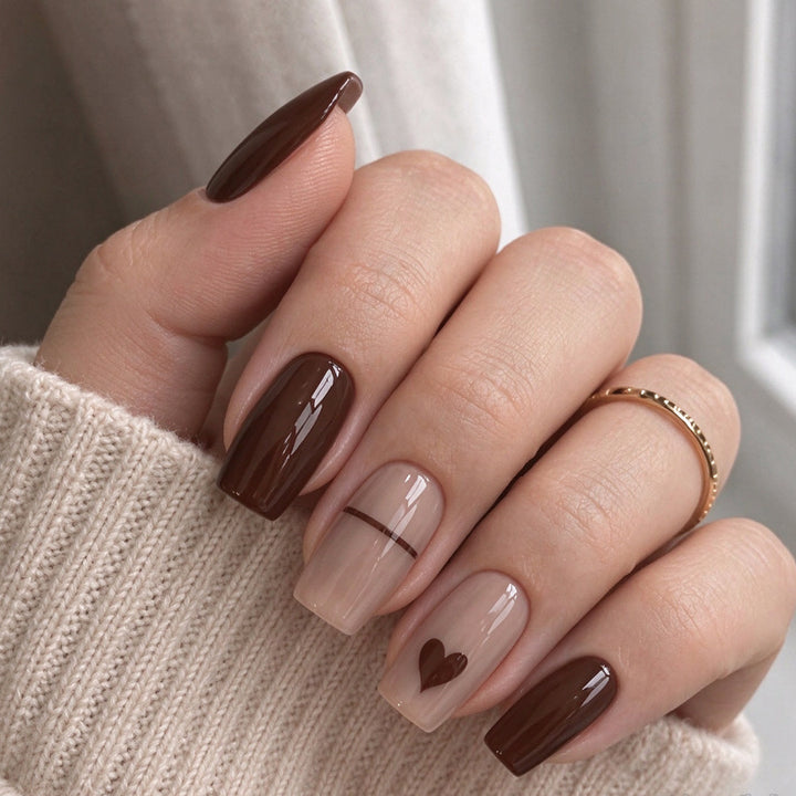 Elegantes Glänzendes Press-On Nagelset Karnz