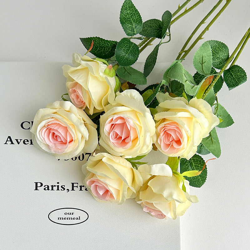 Künstlicher Blumenstrauß