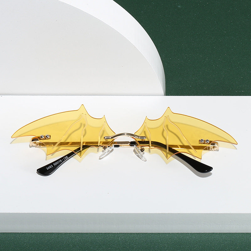 Damen Design-Sonnenbrille im außergewöhnlichen Fledermaus-Stil Karnz