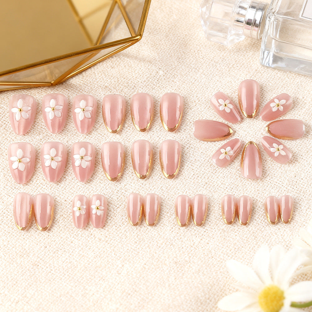 Blumenverzierte Gel-Nagelkunst Karnz