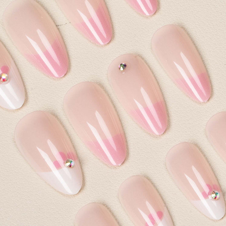 Künstlerische florale Nagelspitzen