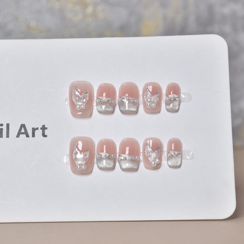 Elegante mit Kristallen verzierte Nagelverlängerungen Karnz