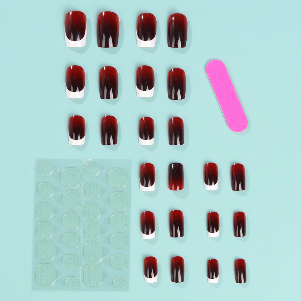 Elegante French Tip Kunstnägel Karnz
