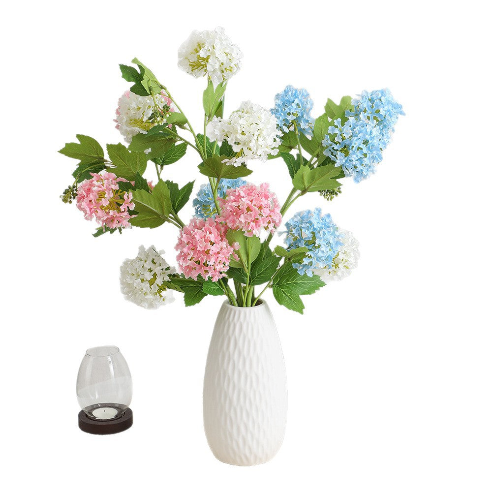 Künstlicher Hydrangeazweig mit lebhaften Blüten und detailreichen Blättern Karnz
