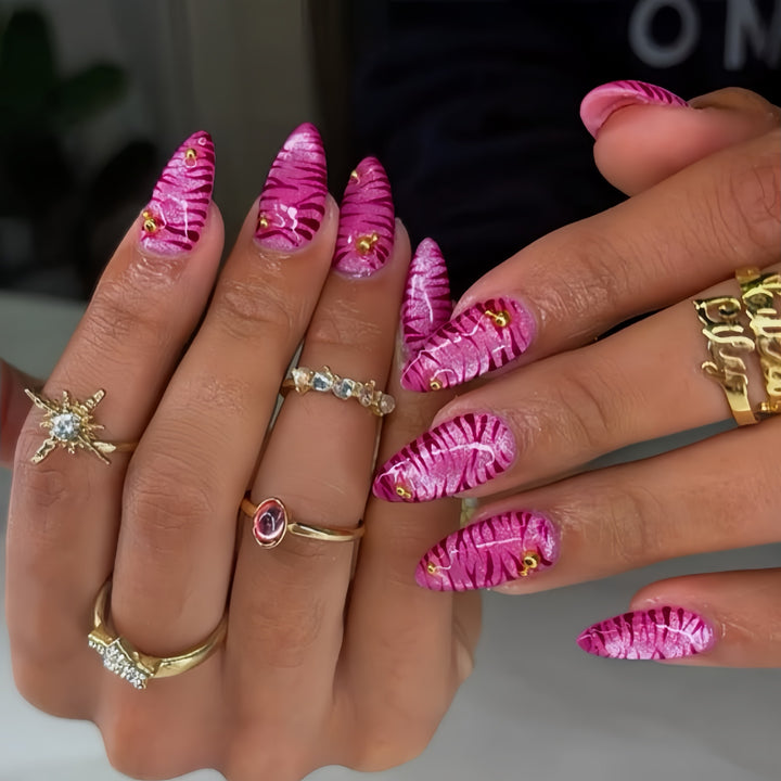 Künstlerisches Press-On-Nagelkunst-Set Karnz