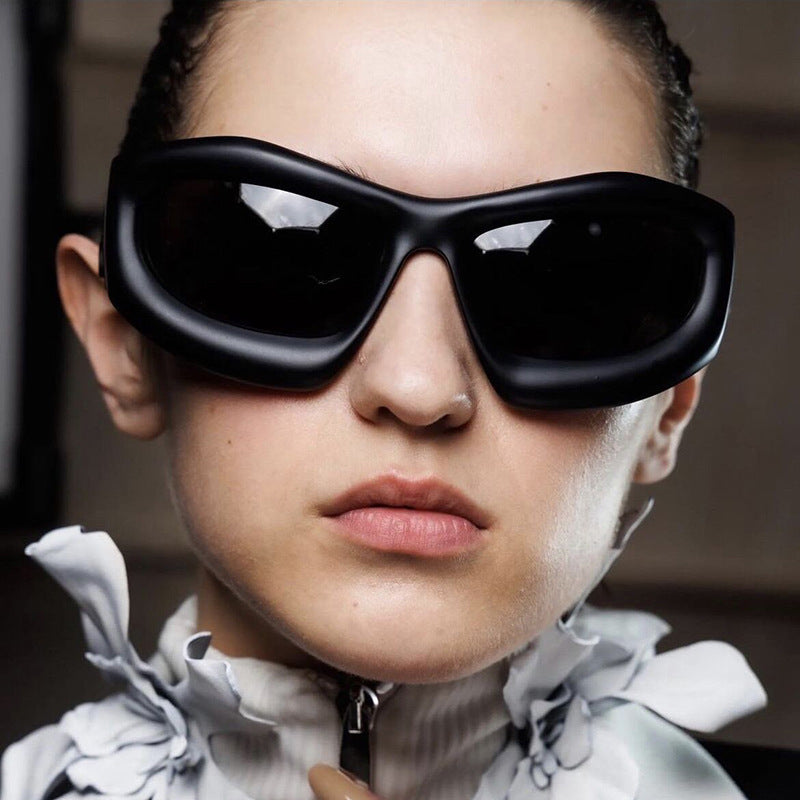 Damen Sportliche Sonnenbrille mit futuristischem Design Karnz   