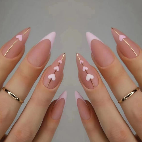 Herz-Inspirierte Elegante Nagelkunst Karnz