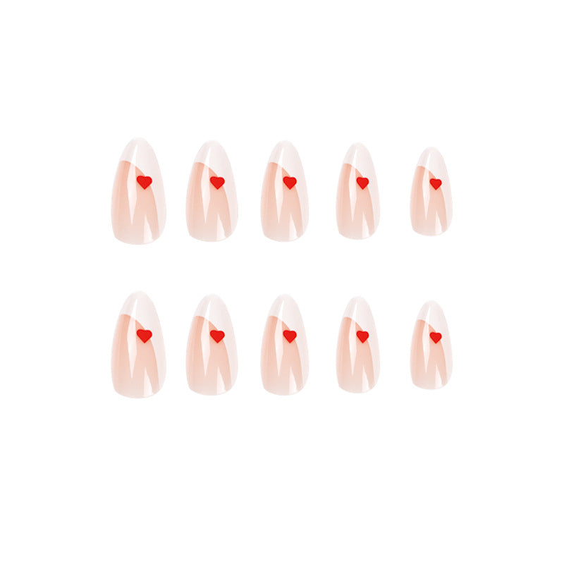 Glamouröse Nailart mit Herzverzierungen Karnz