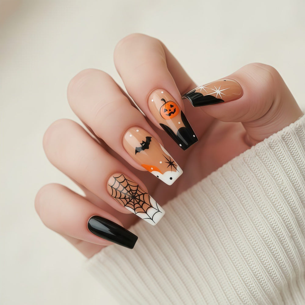 Kreatives Halloween-Nageldesign Karnz