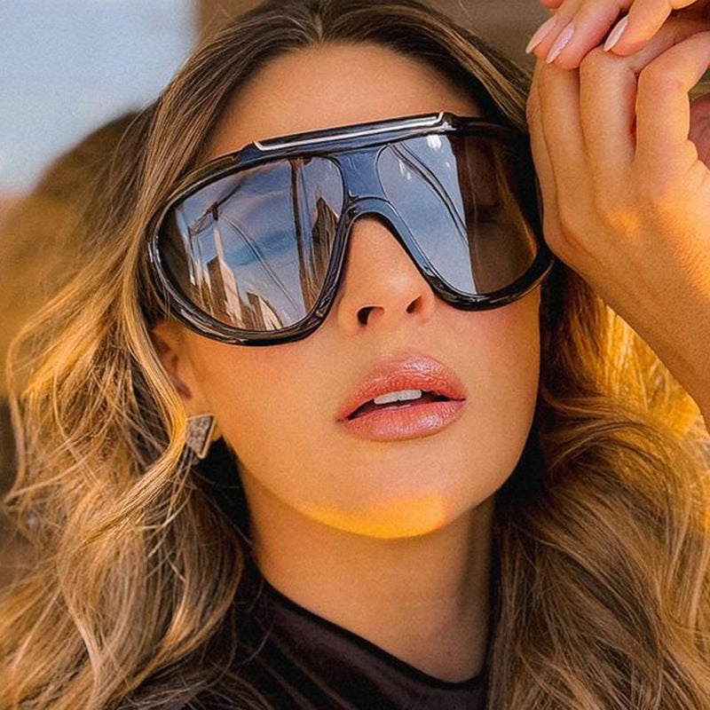 Damen futuristische protectors Sonnenbrille Karnz