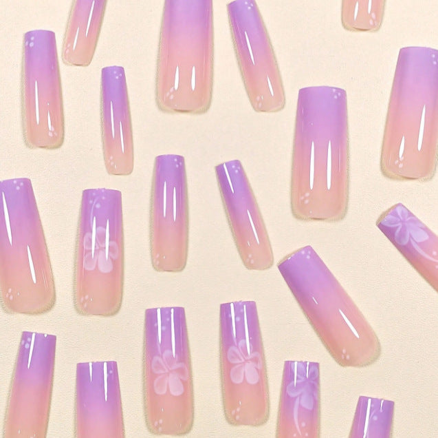Künstlerische florale Ombre-Nagelspitzen Karnz