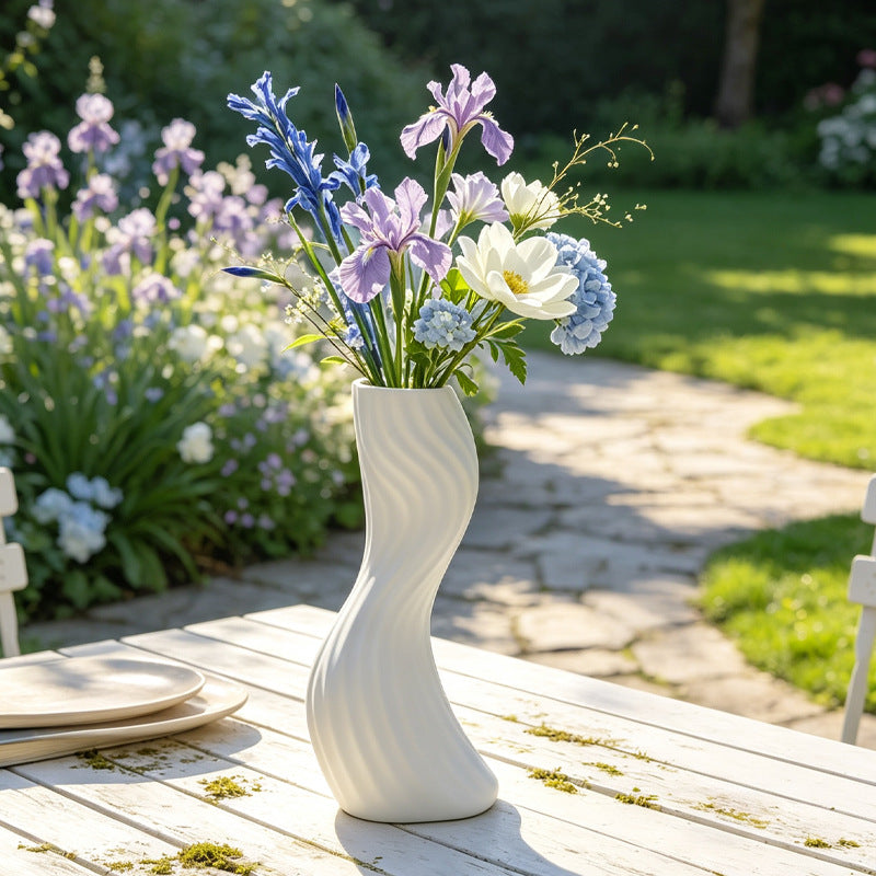 Elegante verdrehte dekorative Bodenvase Karnz