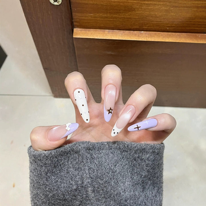 Kreative dekorative Nageltips